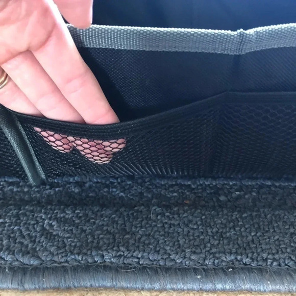 RUBBERMAID - car storage accessories - Picture 7 of 12